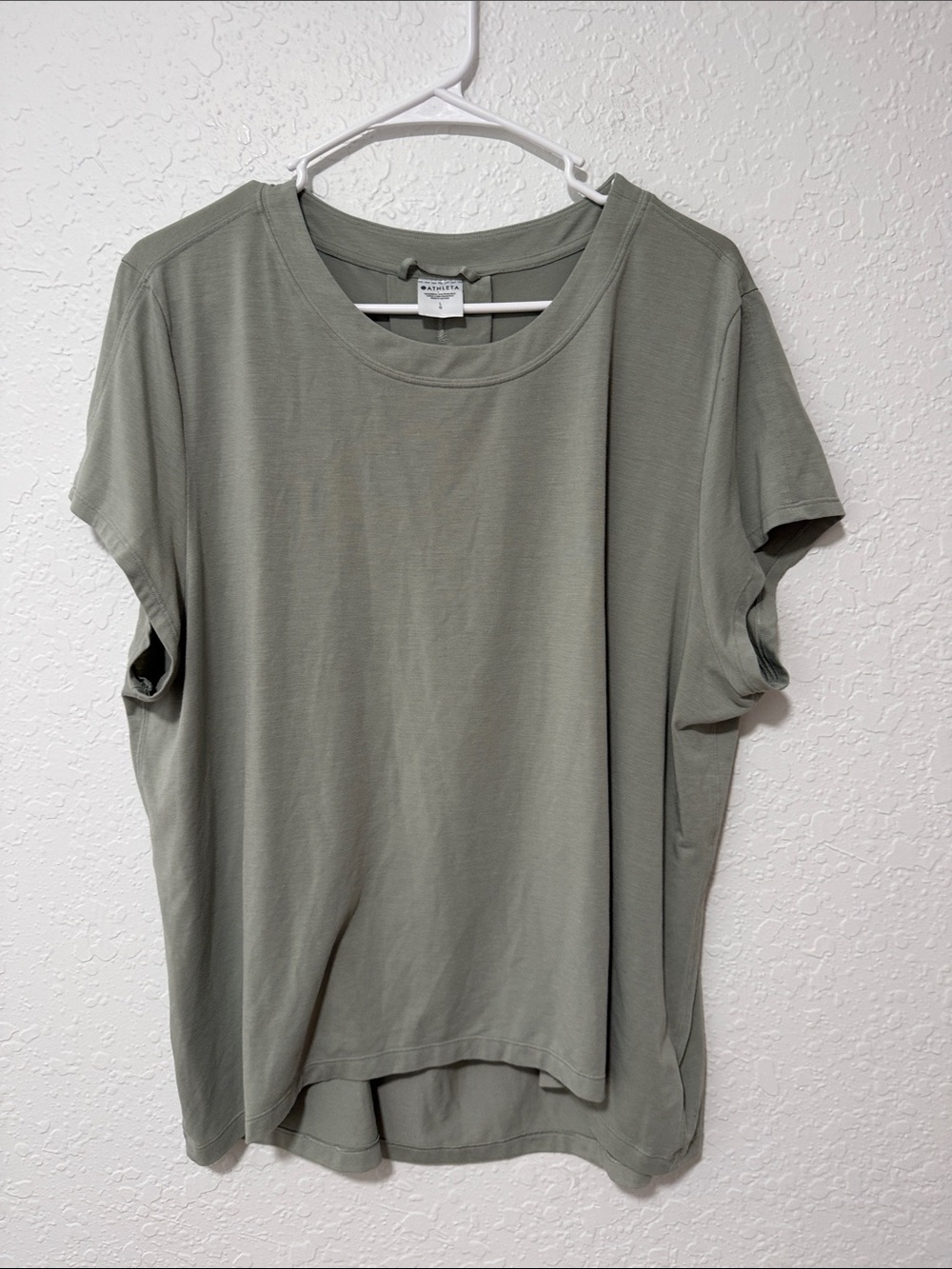 NEW DROP! ATHLETA Crewneck Tee in Sage Size Large